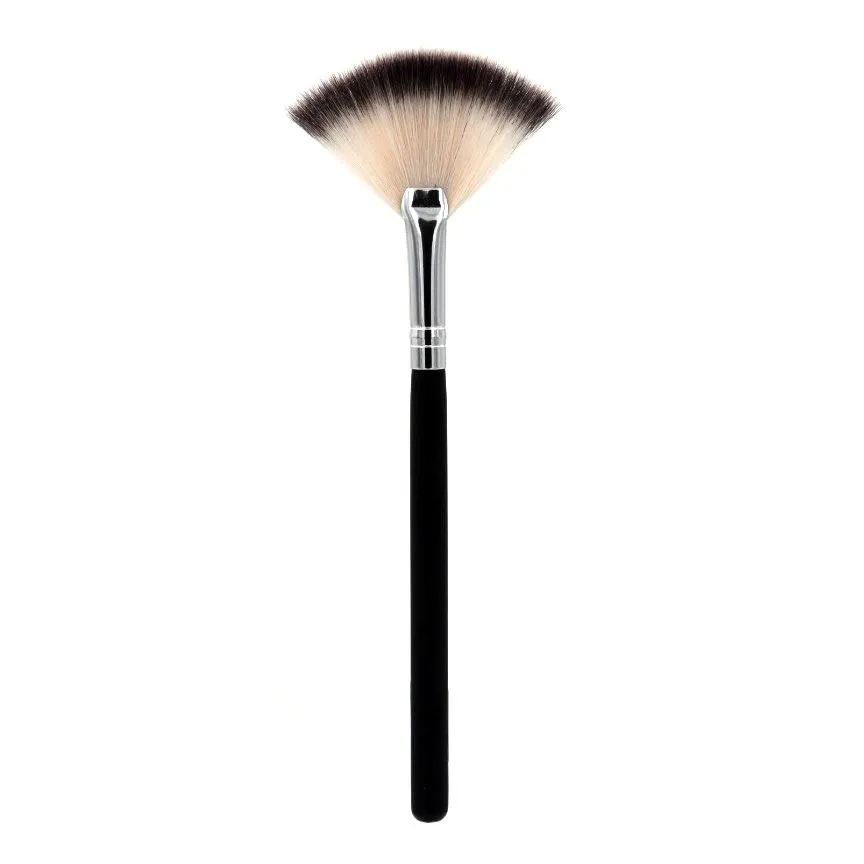 Deluxe Soft Highlight Fan Brush  SS017