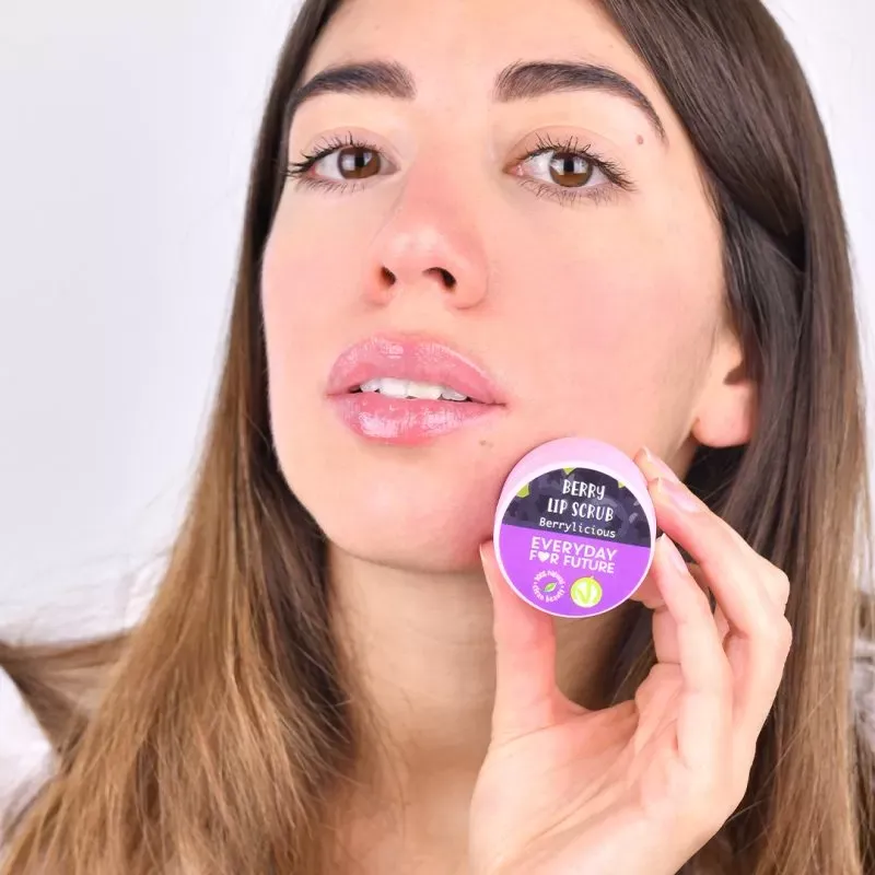 LIP SCRUB & BALM BERRYLICIOUS - KISS THERAPY